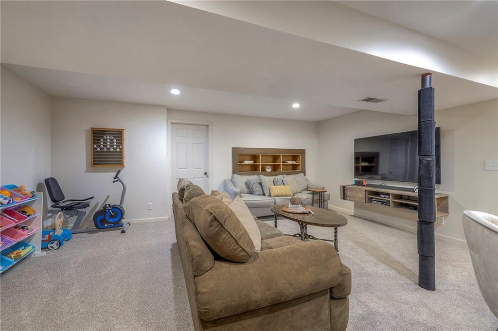 16207 West 136th Street Olathe, KS 66062 - Photo 41 of 52