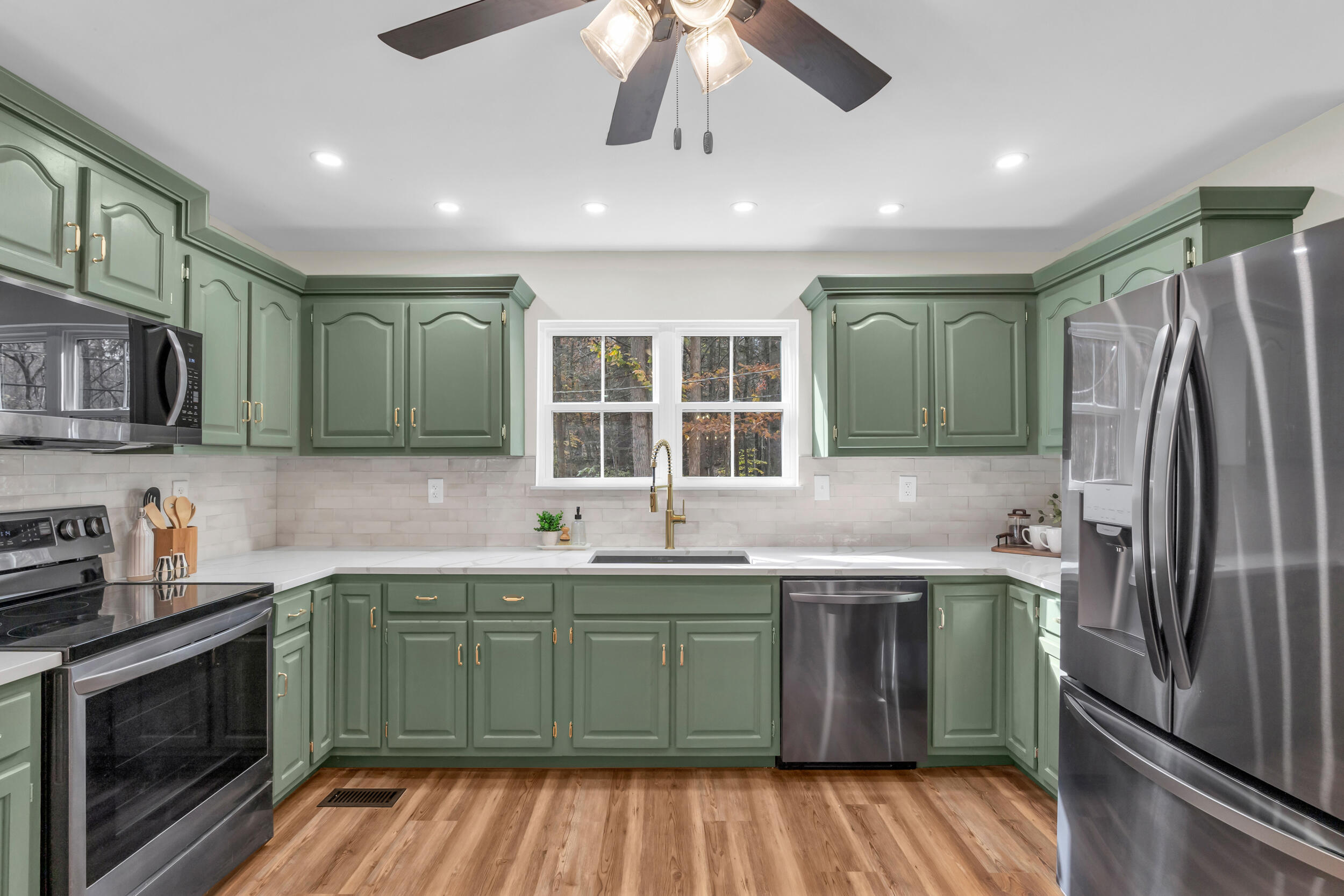 218 Coleman Road Soddy Daisy, TN 37379 - Photo 8 of 37 9_218 coleman rd-9