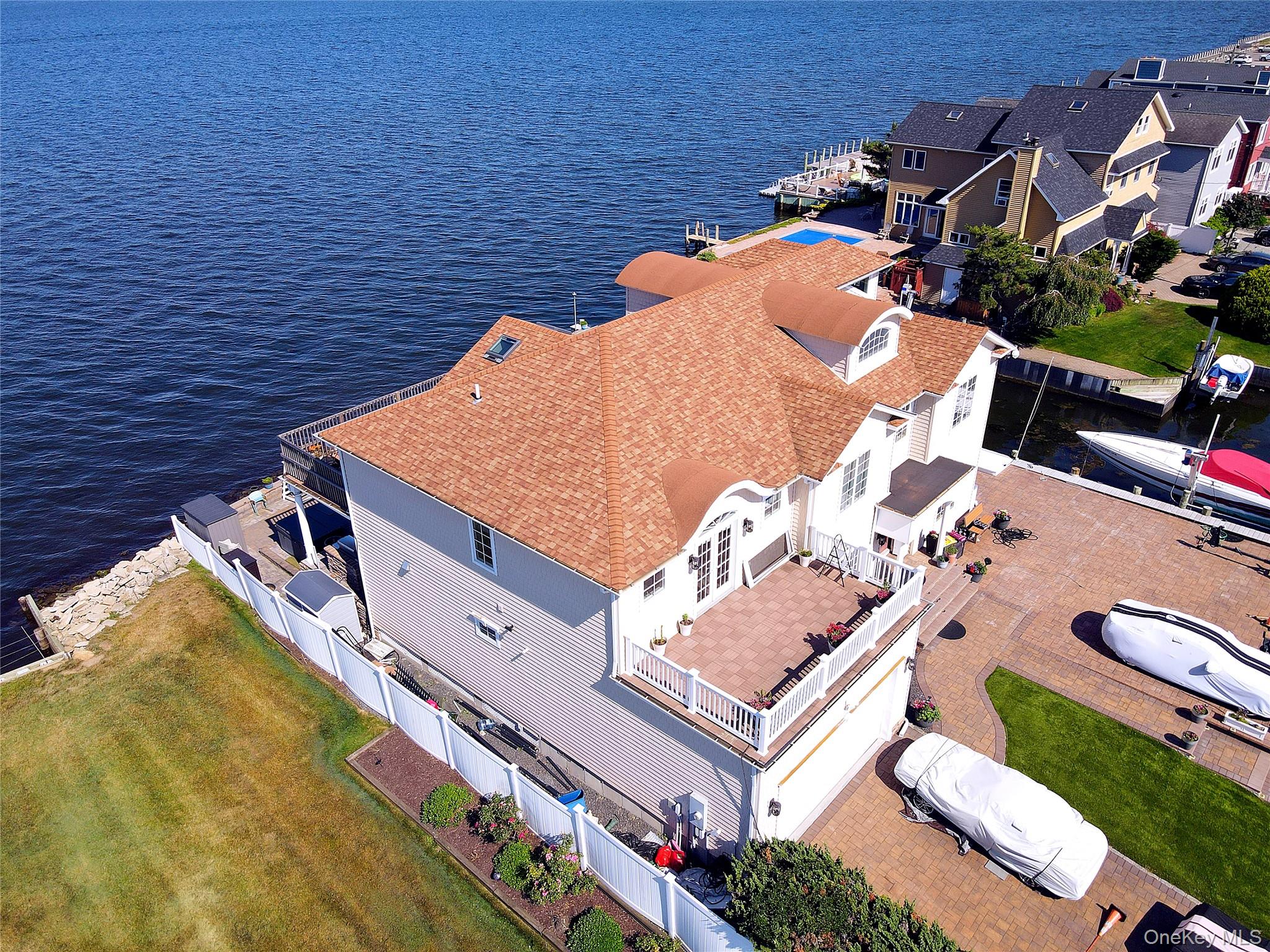 75 Yacht Club Road Babylon, NY 11702 - Photo 3 of 50 Gallery Image 3