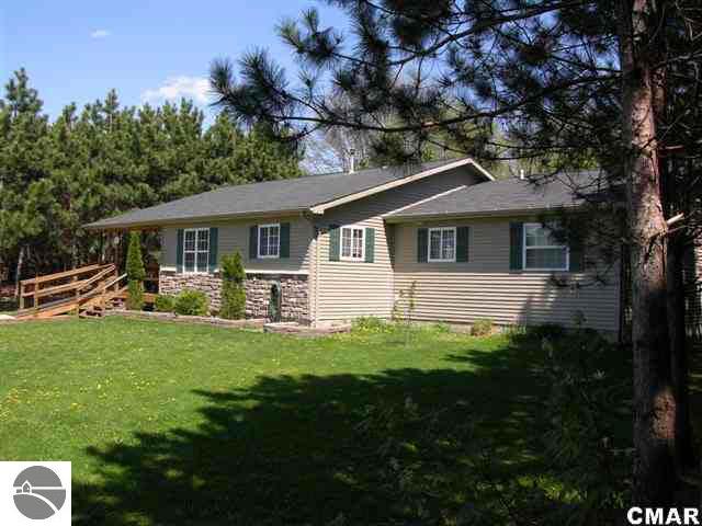 7091 South Sherman Road Blanchard, MI 49310 - Photo 1 of 18 1773134.JPG