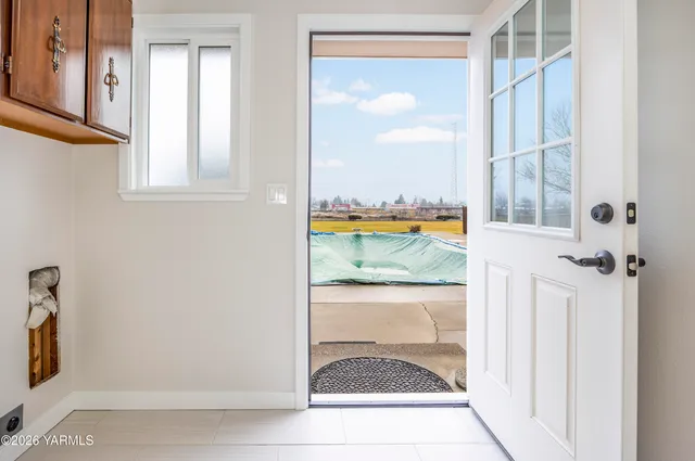 an empty room with a window