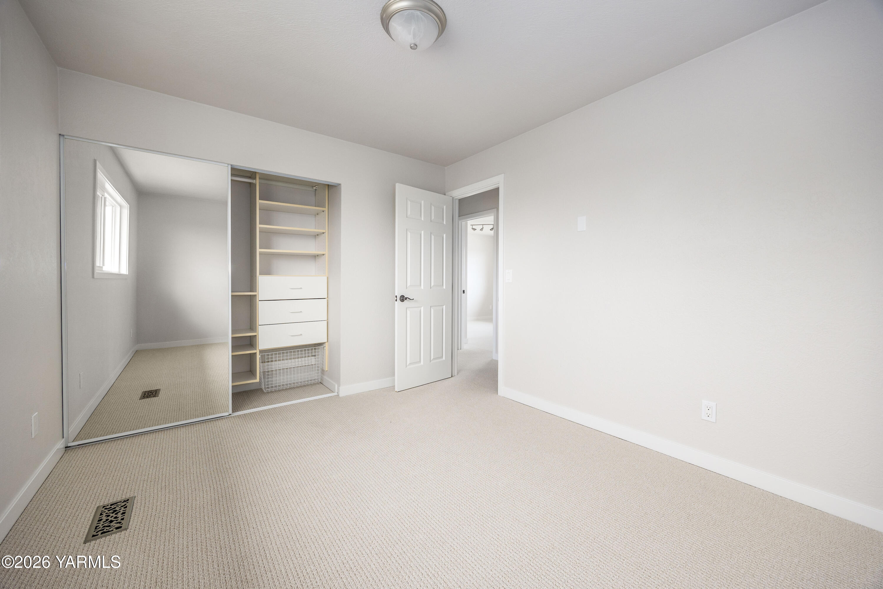 790 East Bonnieview Road Grandview, WA 98930 - Photo 30 of 49 a view of empty room