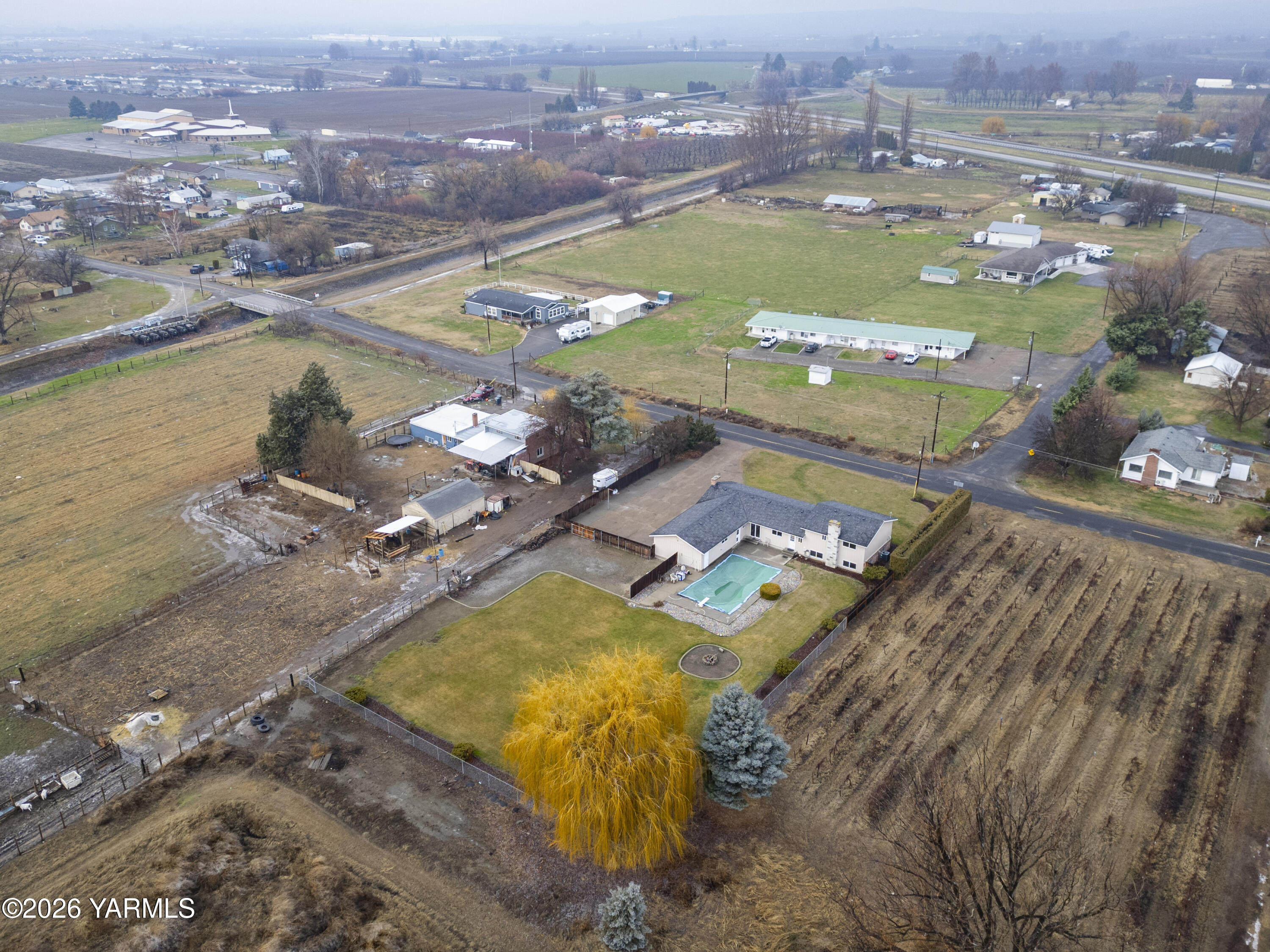 790 East Bonnieview Road Grandview, WA 98930 - Photo 4 of 49 an aerial view of a city