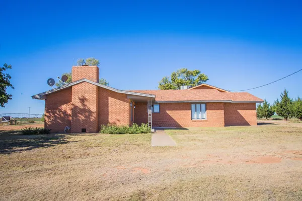 $240,000 | 910 Fm1842, Olton, TX 79064