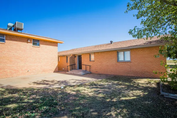 $240,000 | 910 Fm1842, Olton, TX 79064