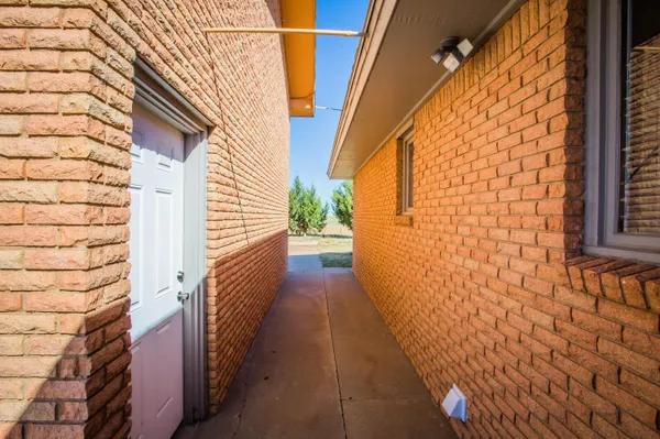 $240,000 | 910 Fm1842, Olton, TX 79064