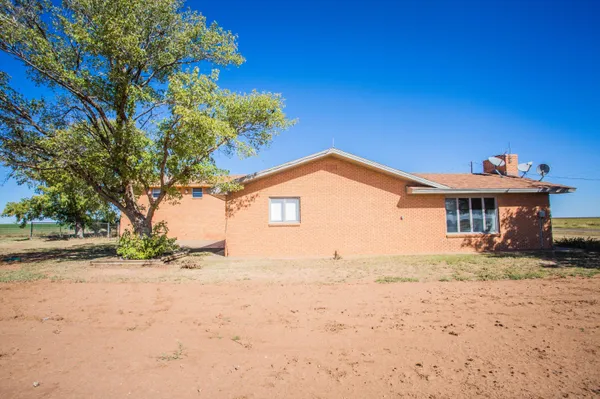 $240,000 | 910 Fm1842, Olton, TX 79064