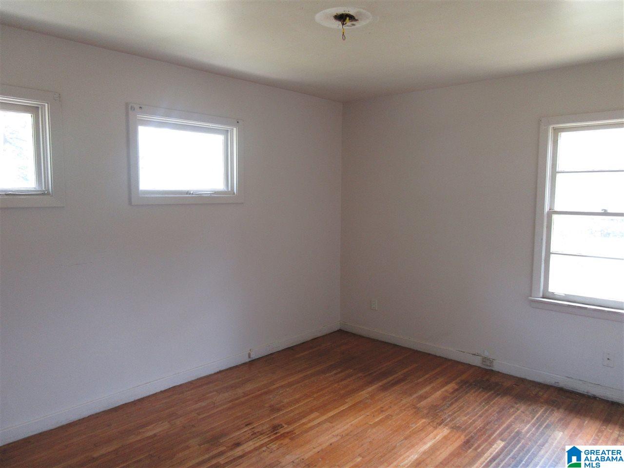 836 Glen Ridge Drive Fairfield, AL 35064 - Photo 4 of 8