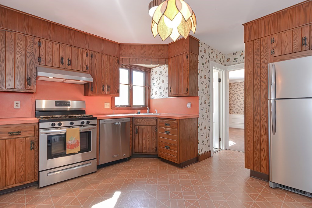 11 Celia Road Boston, MA 02132 - Photo 6 of 23 Gallery Image 6