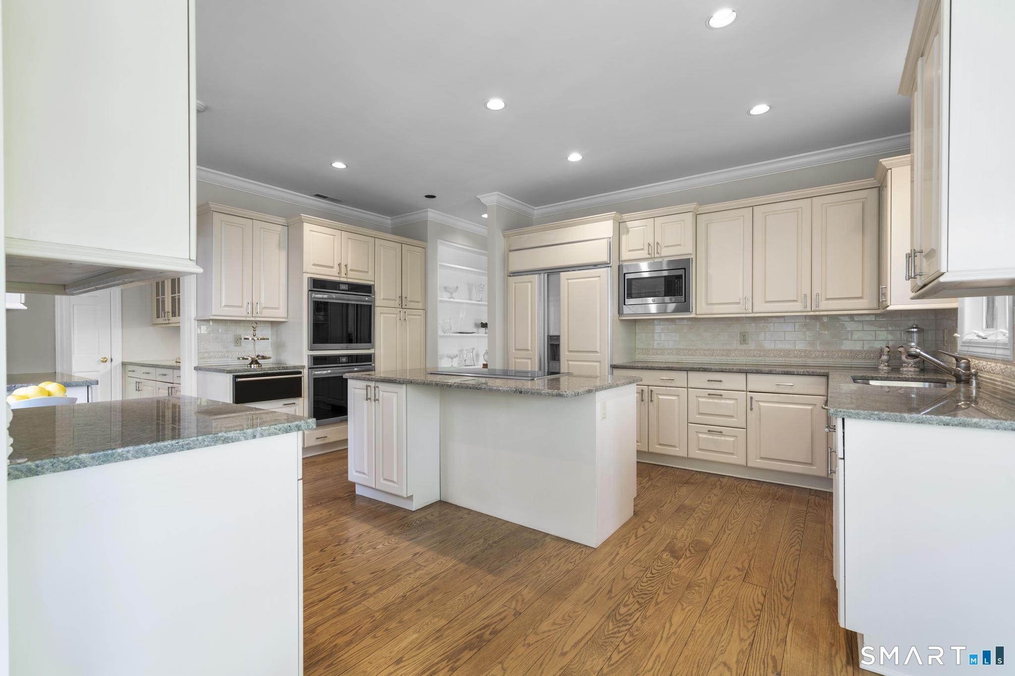 324 Nod Hill Road Wilton, CT 06897 - Photo 8 of 39