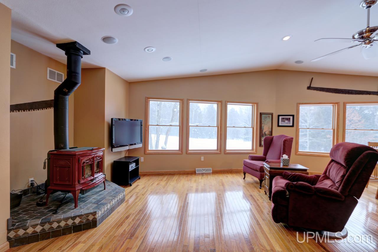405 Marble Road Florence, WI 54121 - Photo 4 of 42 Gallery Image 4