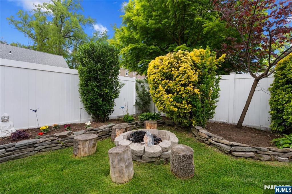 43 Berwyn Place Bergenfield, NJ 07621 - Photo 25 of 31
