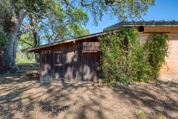 $1,695,000 | 4104 St Helena Highway, Calistoga, CA 94515