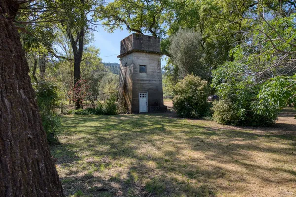 $1,695,000 | 4104 St Helena Highway, Calistoga, CA 94515