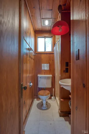 $1,695,000 | 4104 St Helena Highway, Calistoga, CA 94515