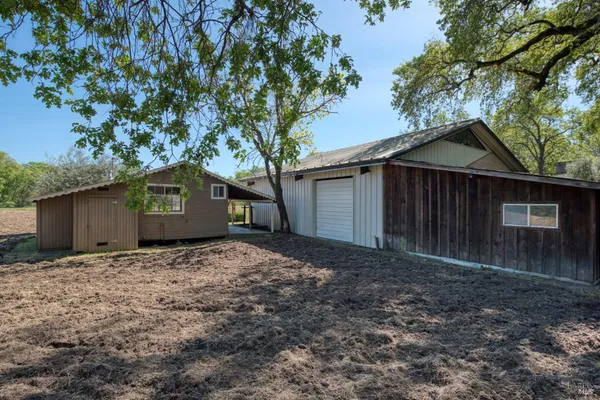 $1,695,000 | 4104 St Helena Highway, Calistoga, CA 94515