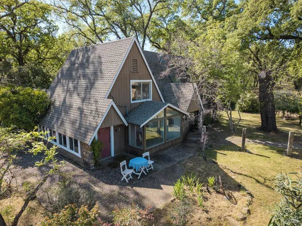 $1,695,000 | 4104 St Helena Highway, Calistoga, CA 94515