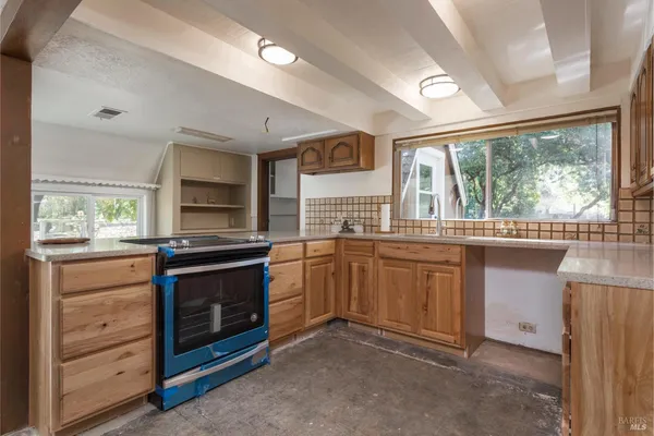 $1,695,000 | 4104 St Helena Highway, Calistoga, CA 94515