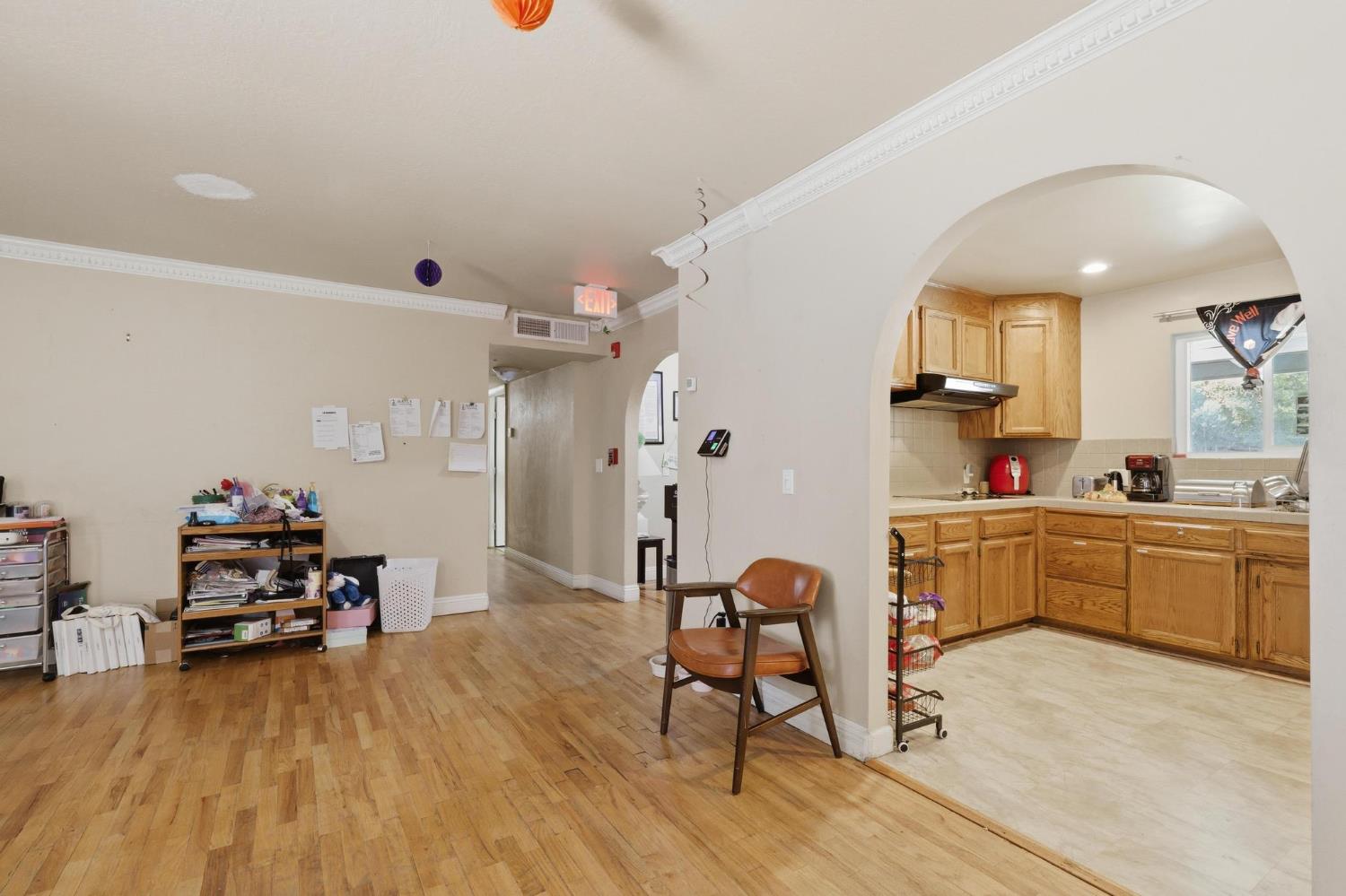 920 Bogue Road Yuba City, CA 95991 - Photo 6 of 26 Living/Dining area