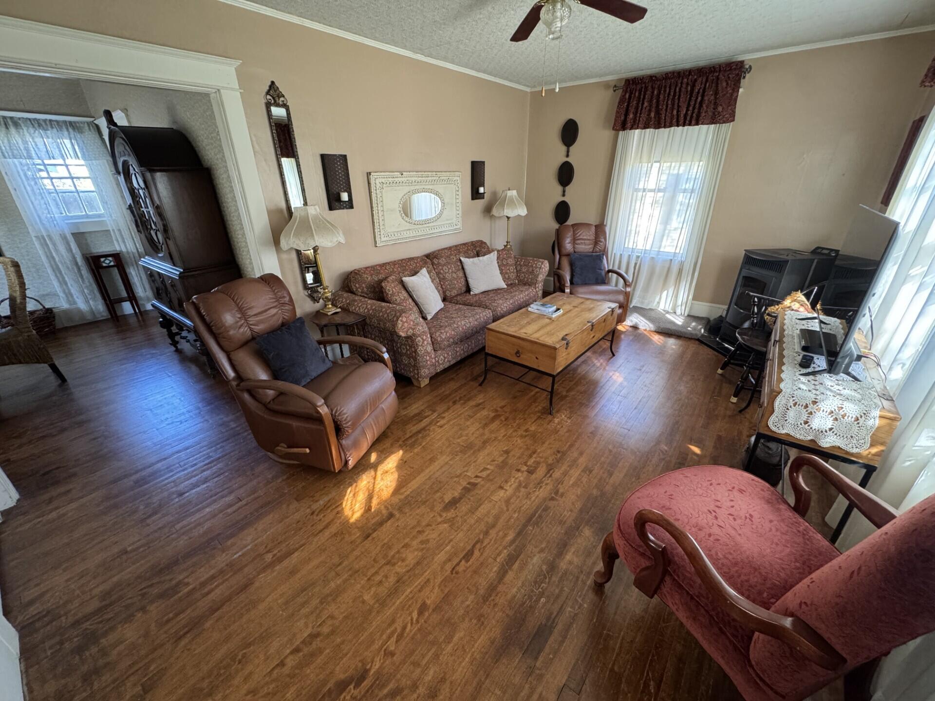 75 Elm Street Millinocket, ME 04462 - Photo 23 of 37 Living room