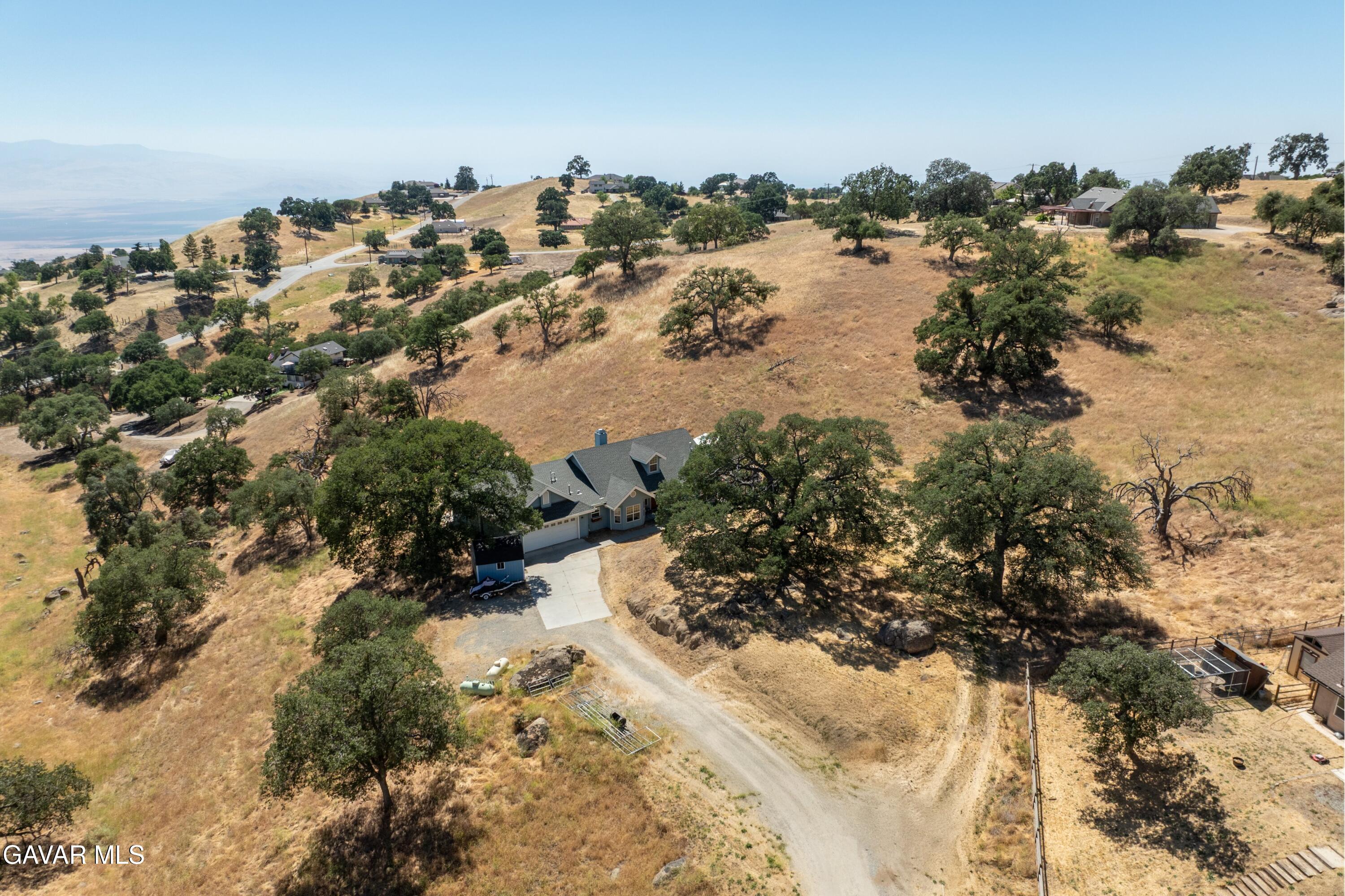 18515 Jacks Hill Road Tehachapi, CA 93561 - Photo 20 of 27 19-DJI_0074-HDR-Edit-2