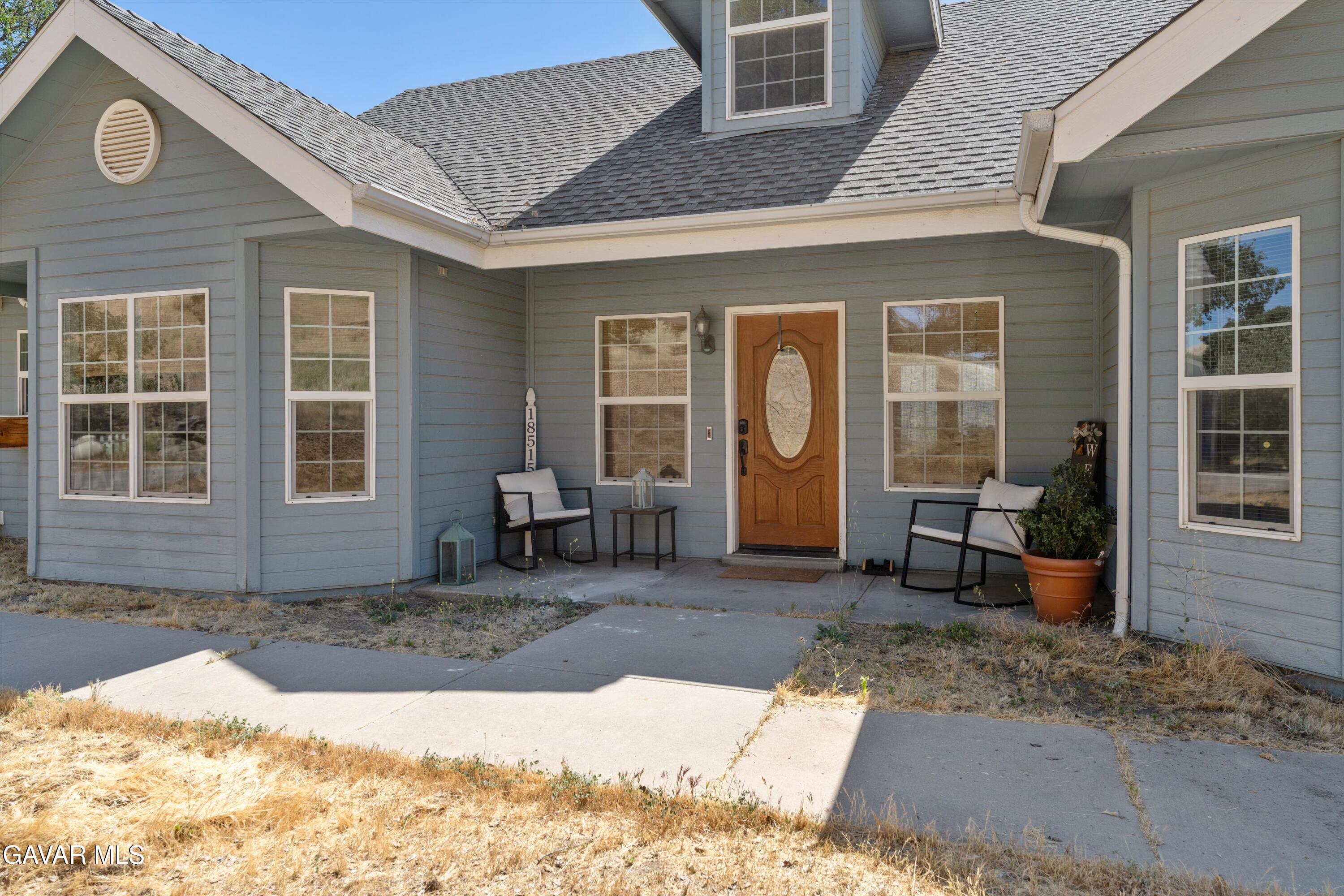 18515 Jacks Hill Road Tehachapi, CA 93561 - Photo 2 of 27 02-JYP05679