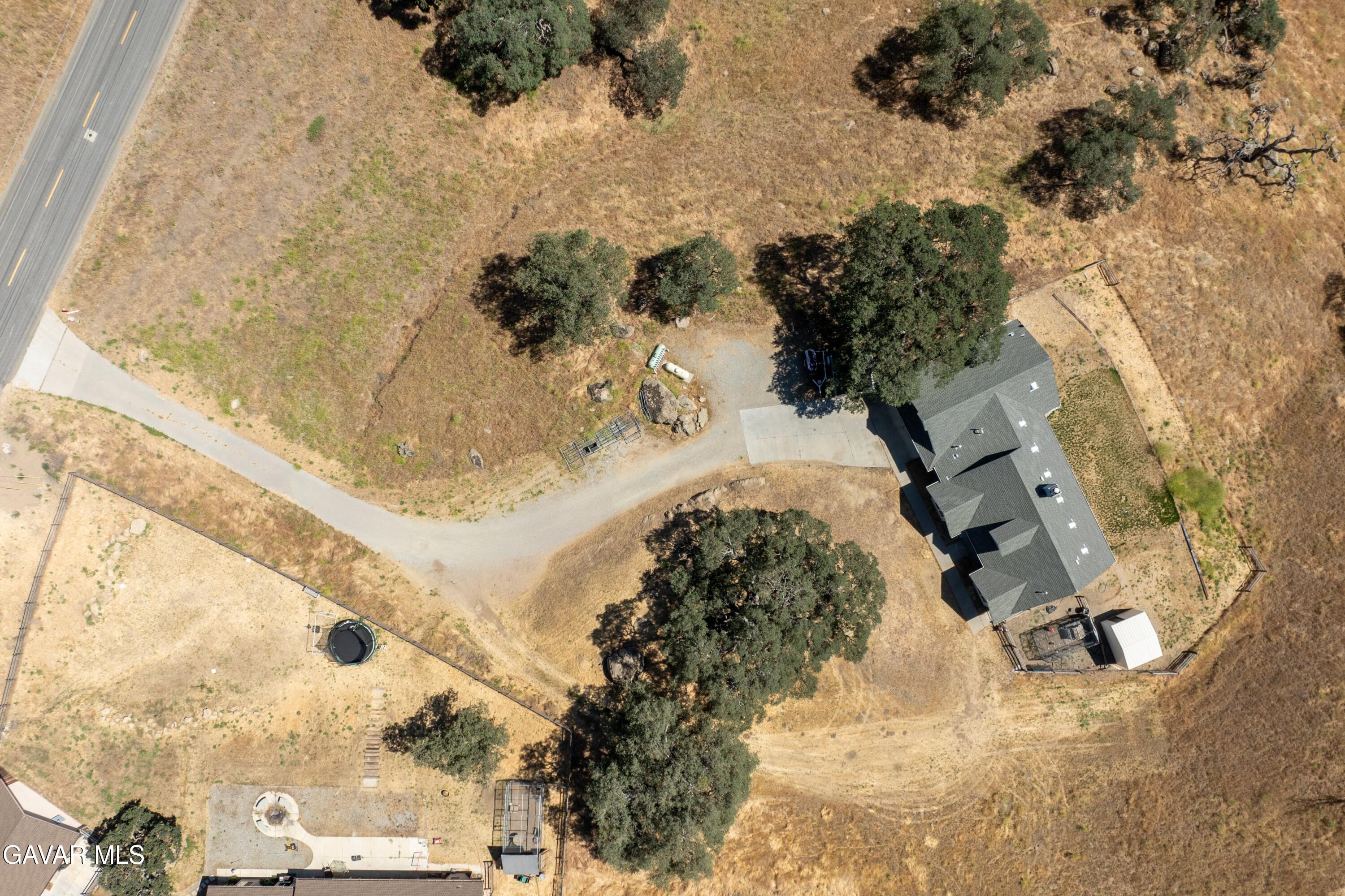 18515 Jacks Hill Road Tehachapi, CA 93561 - Photo 25 of 27 25-DJI_0095-HDR-Edit-2