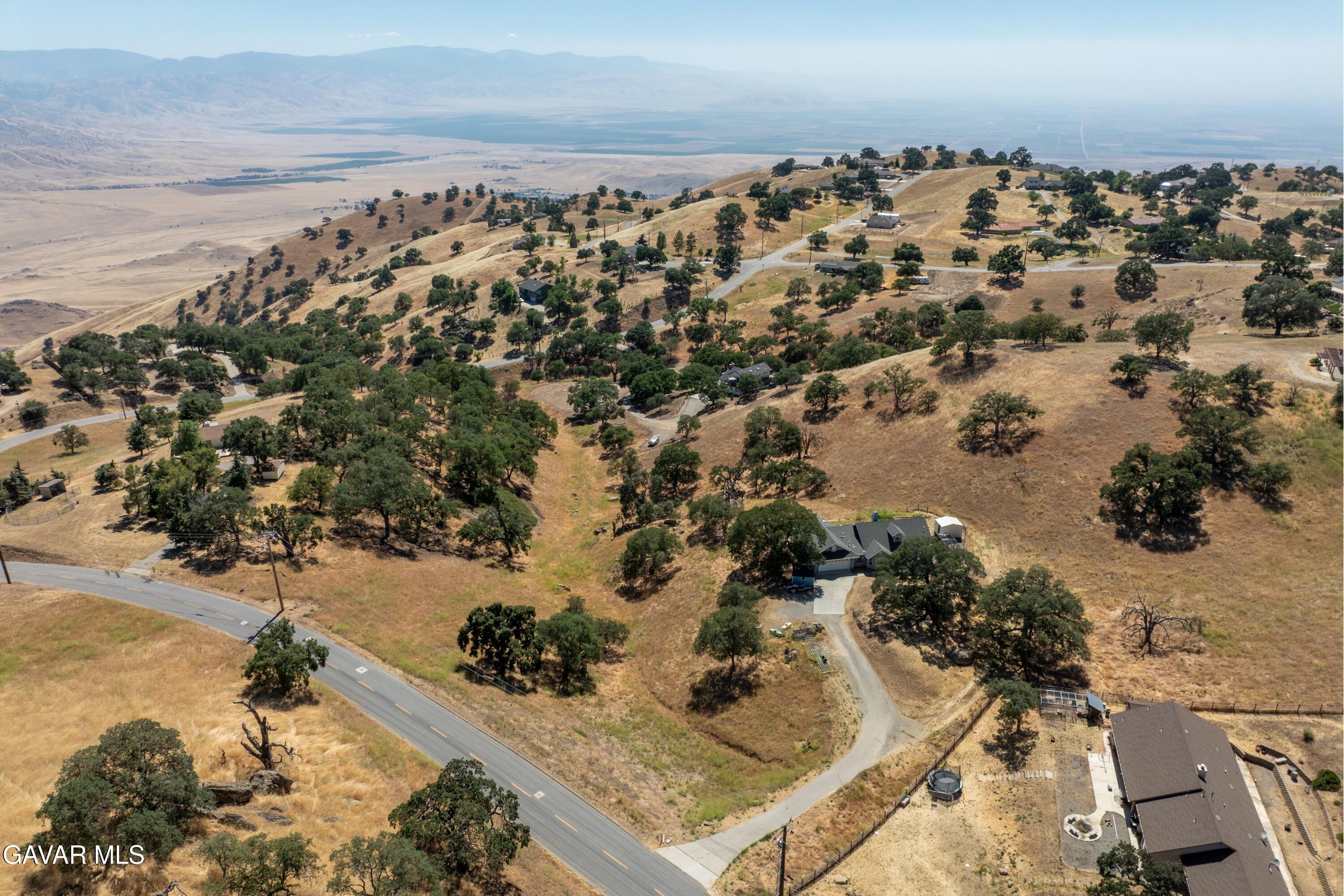 18515 Jacks Hill Road Tehachapi, CA 93561 - Photo 26 of 27 26-DJI_0098-HDR-Edit