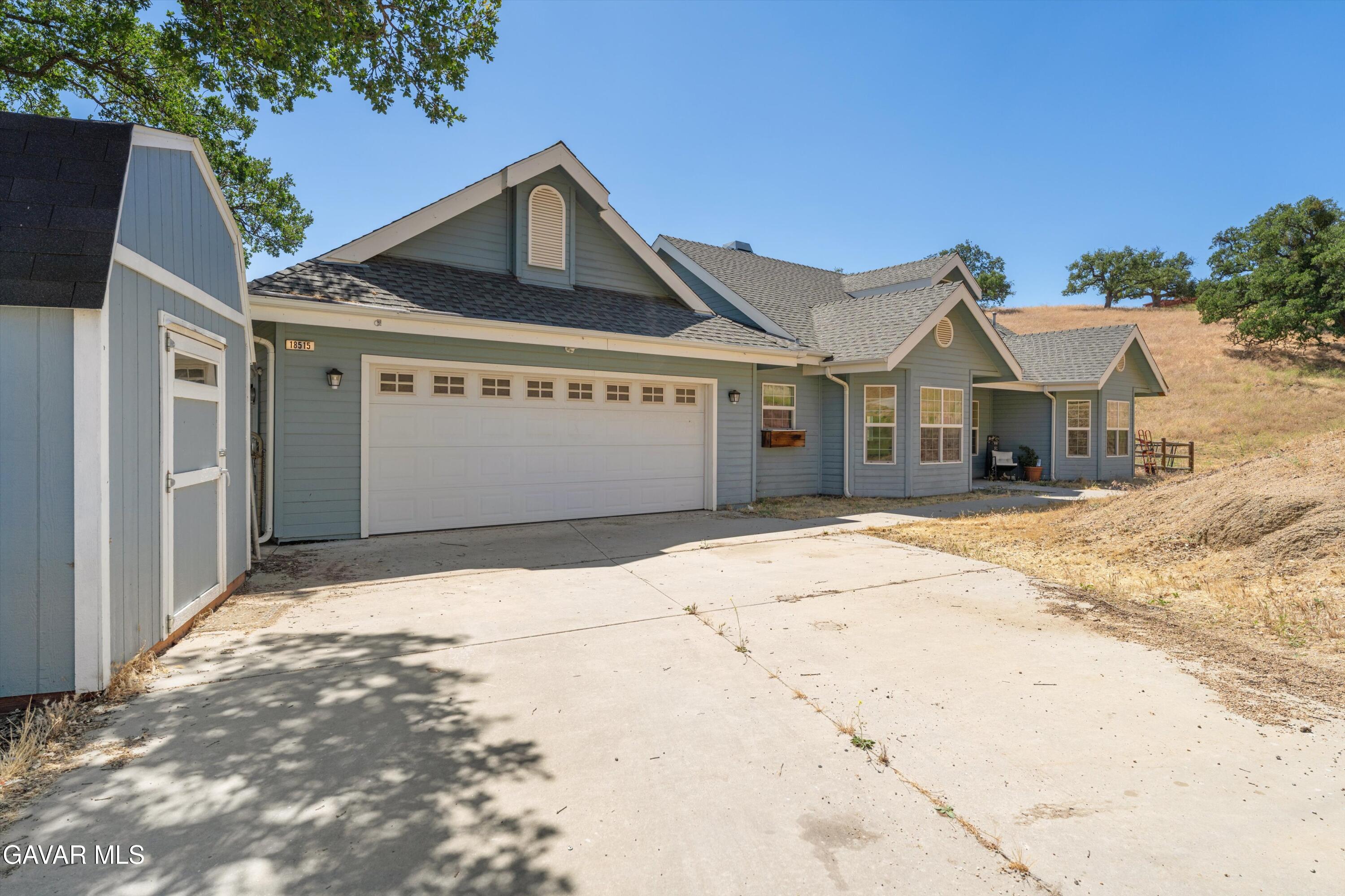 18515 Jacks Hill Road Tehachapi, CA 93561 - Photo 4 of 27 04-JYP05673