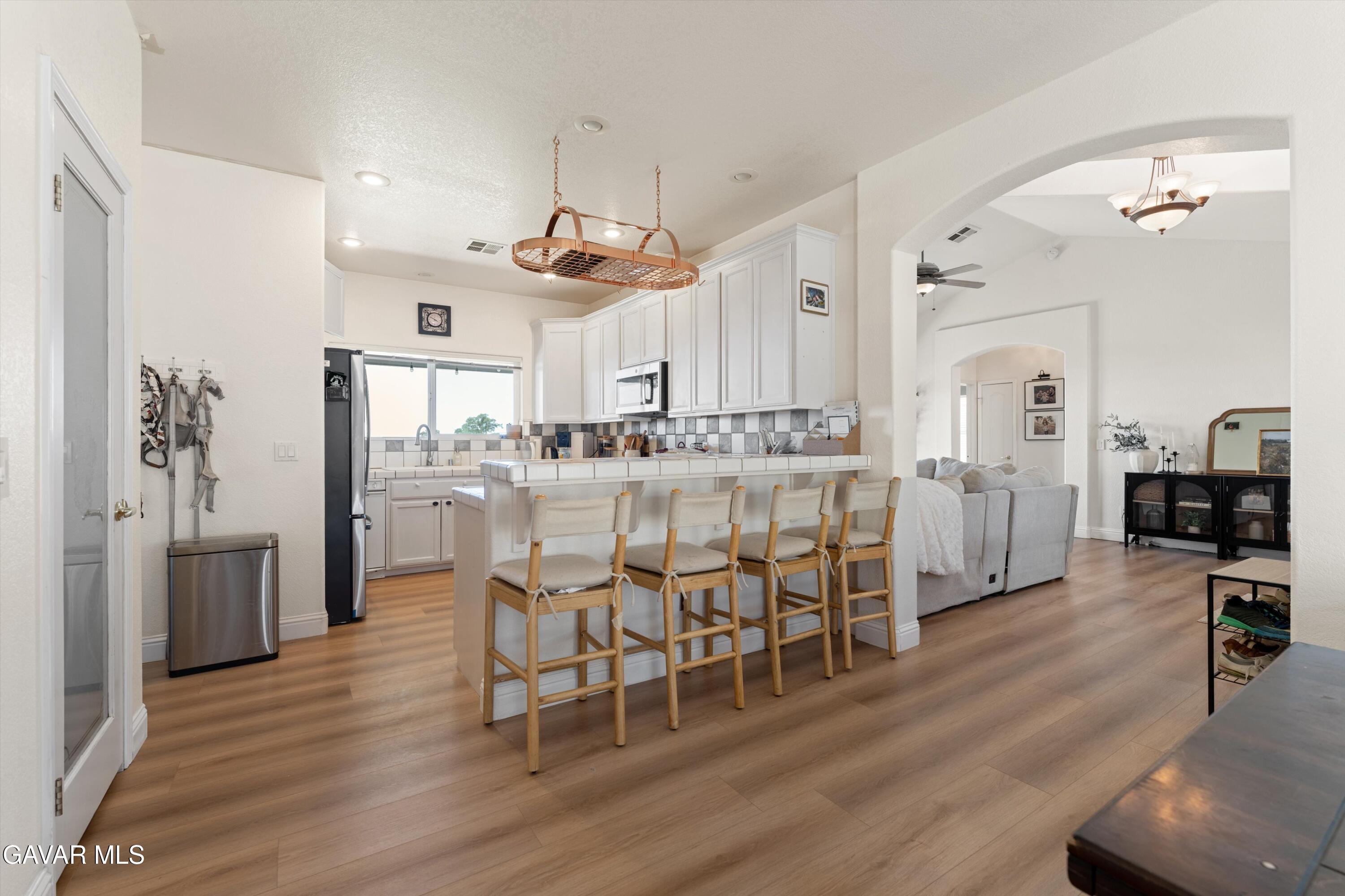 18515 Jacks Hill Road Tehachapi, CA 93561 - Photo 8 of 27 11-JYP05645