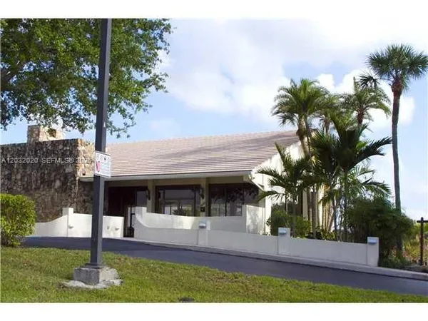 $2,600 | 7956 Camino Circle, Unit A4, Miami, FL 33143