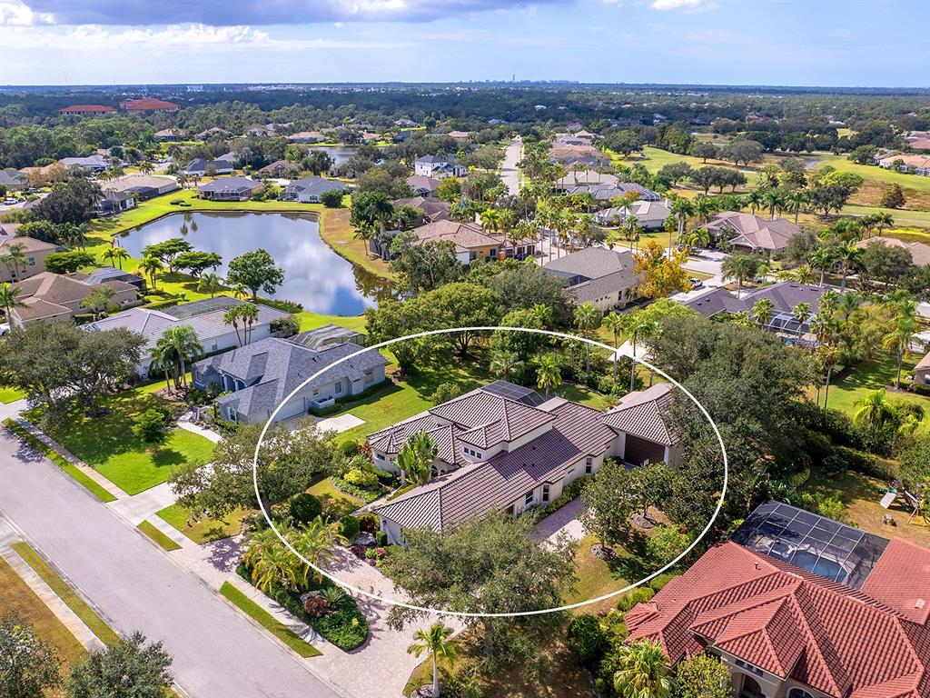 10528 Cheval Place Lakewood Ranch, FL 34202 - Photo 4 of 71