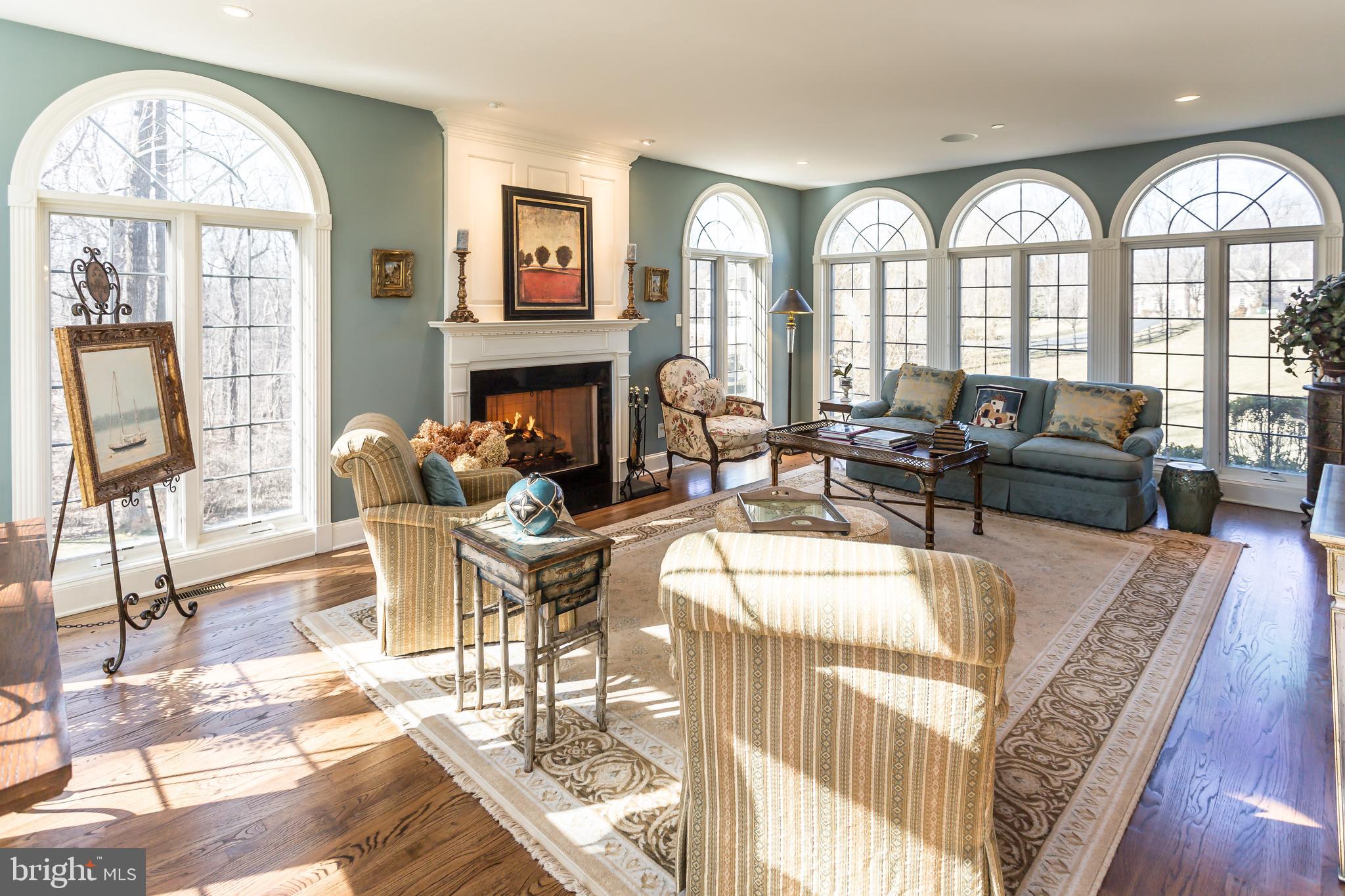 122 Springtree Road Newtown Square, PA 19073 - Photo 2 of 17 Living Room