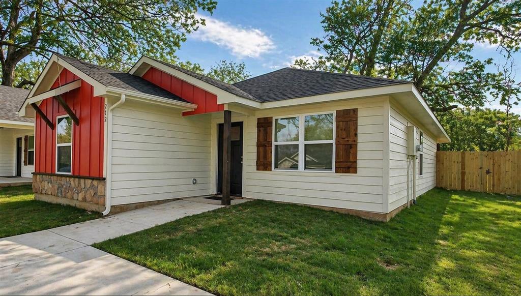 212 East Walker Street Denison, TX 75021 - Photo 1 of 12