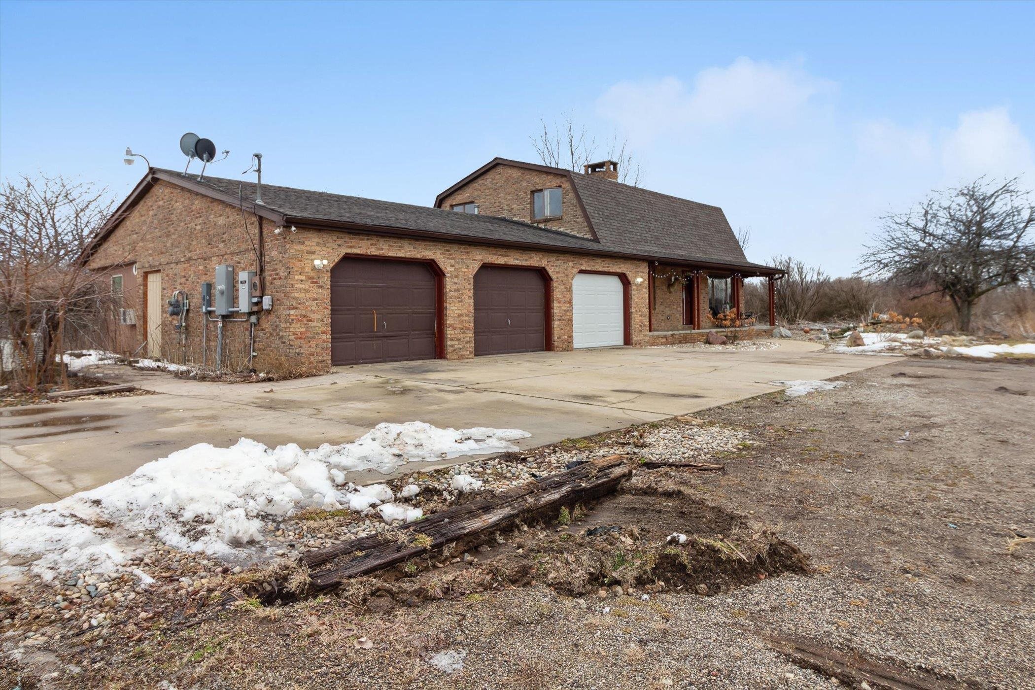 287 West St Charles Road Ithaca, MI 48847 - Photo 2 of 62