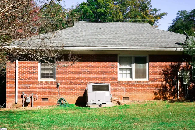 $255,000 | 2507 Poinsett Highway, Greenville, SC 29617