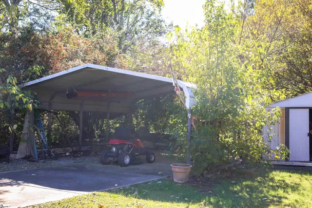 $255,000 | 2507 Poinsett Highway, Greenville, SC 29617