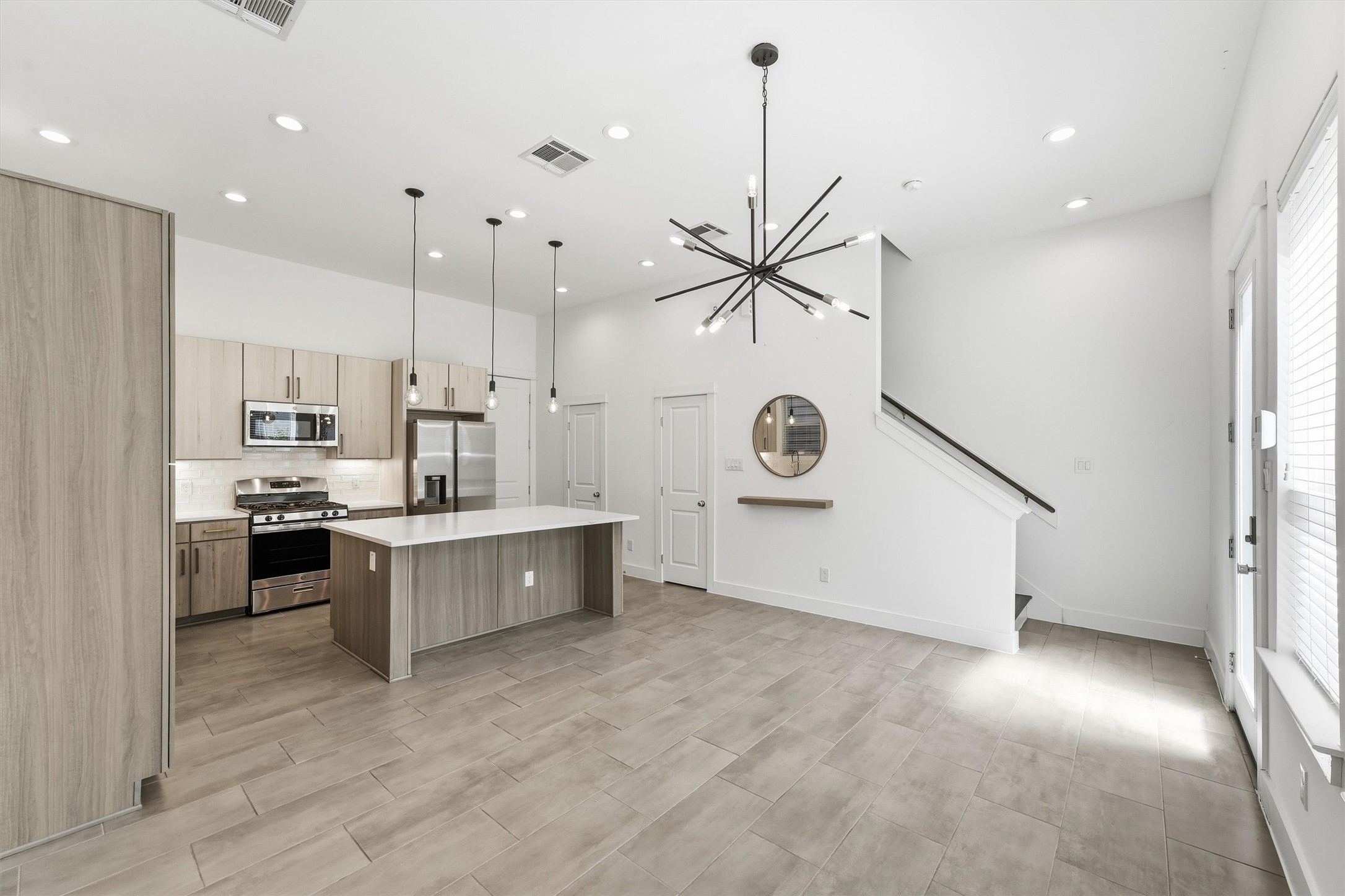 590 Janisch Road Houston, TX 77018 - Photo 7 of 25 Gallery Image 7