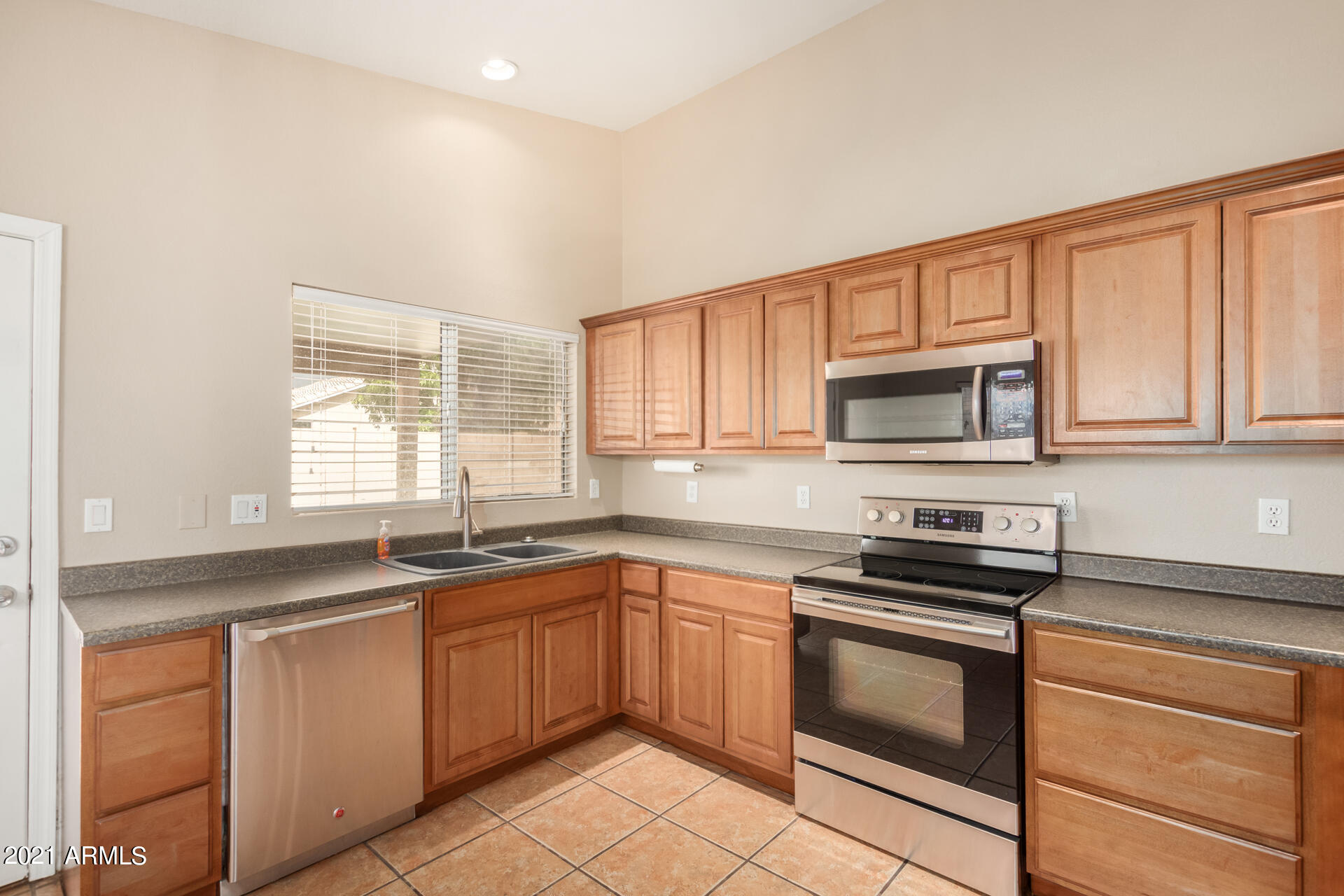 8746 West Granada Road Phoenix, AZ 85037 - Photo 14 of 34 14-Granada