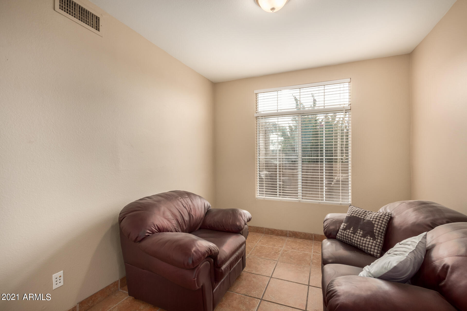 8746 West Granada Road Phoenix, AZ 85037 - Photo 7 of 34 07-Granada