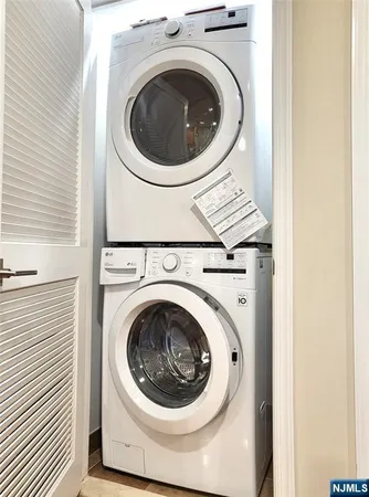 $2,550 | 45 East Palisades Boulevard, Unit 4, Palisades Park, NJ 07650