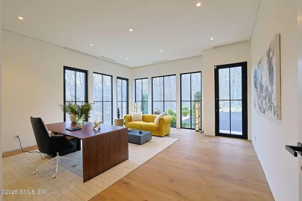 $11,750,000 | 41 Mohawk Lane, Greenwich, CT 06831