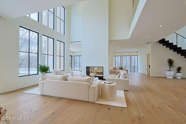 $11,750,000 | 41 Mohawk Lane, Greenwich, CT 06831