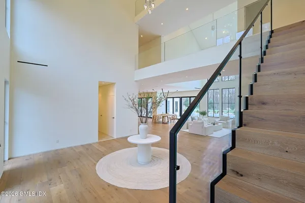 $11,750,000 | 41 Mohawk Lane, Greenwich, CT 06831