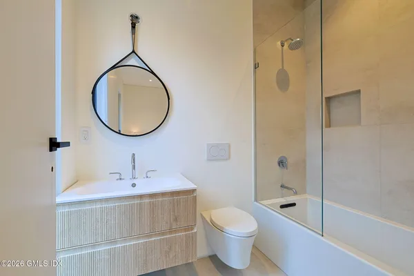 $11,750,000 | 41 Mohawk Lane, Greenwich, CT 06831