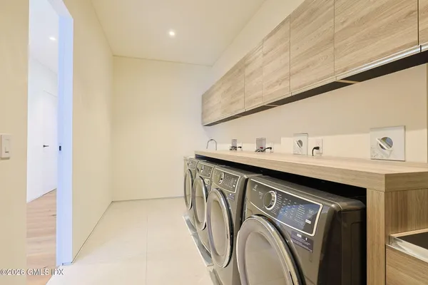 $11,750,000 | 41 Mohawk Lane, Greenwich, CT 06831