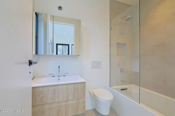 $11,750,000 | 41 Mohawk Lane, Greenwich, CT 06831