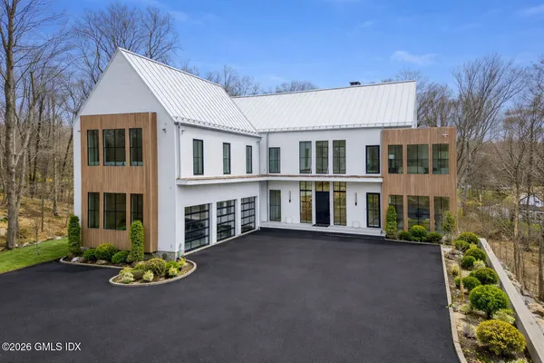 $11,750,000 | 41 Mohawk Lane, Greenwich, CT 06831