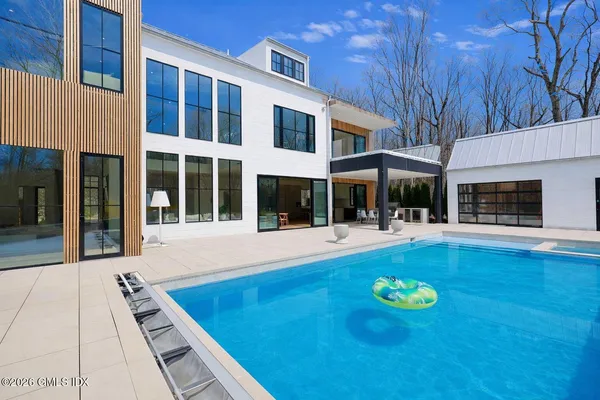 $11,750,000 | 41 Mohawk Lane, Greenwich, CT 06831