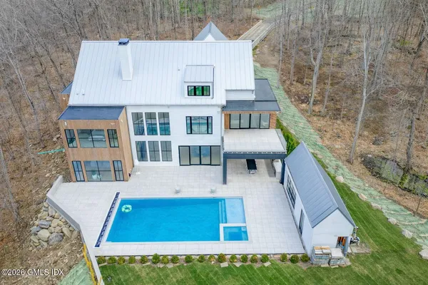 $11,750,000 | 41 Mohawk Lane, Greenwich, CT 06831